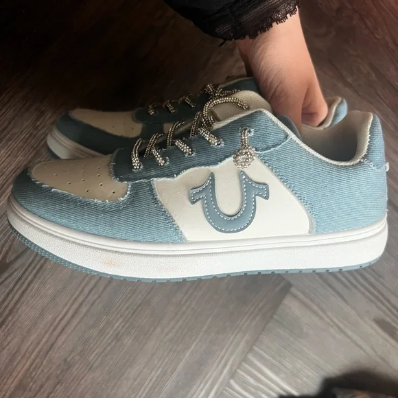 NWOT True Religion Sneakers size 6 - Picture 6 of 10